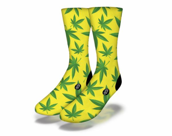 GREEN 5-POINTERS Fun Weed Socks (Yellow)