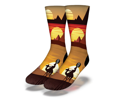 EGYPTIAN PYRAMIDS AT SUNSET Fun World Socks